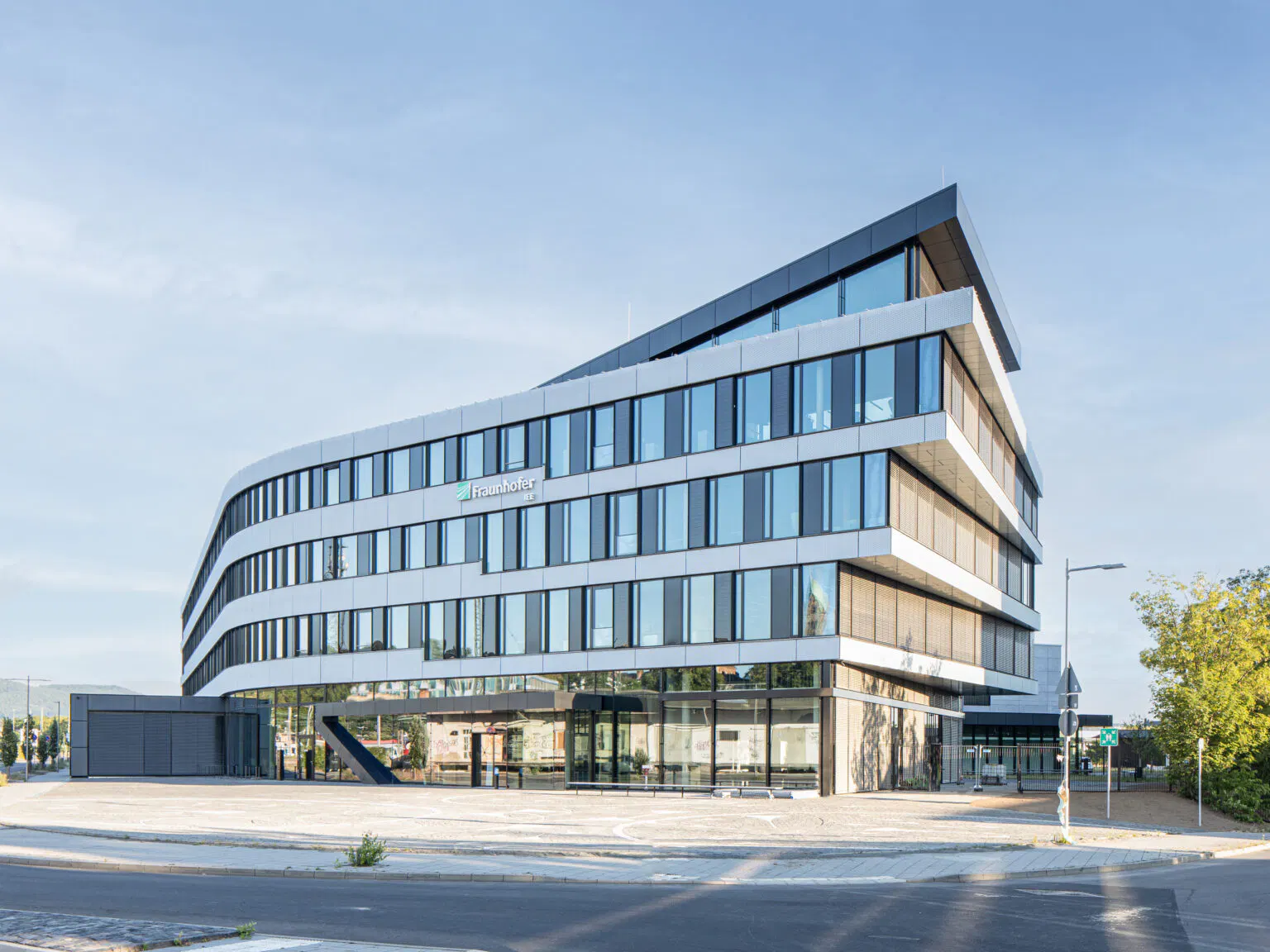 Außenansicht des Fraunhofer-Instituts in Kassel