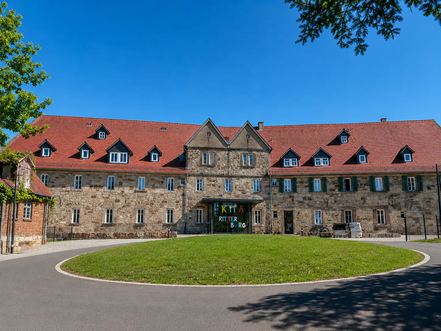 Außenansicht der Kita Ritterburg in Wolfhagen
